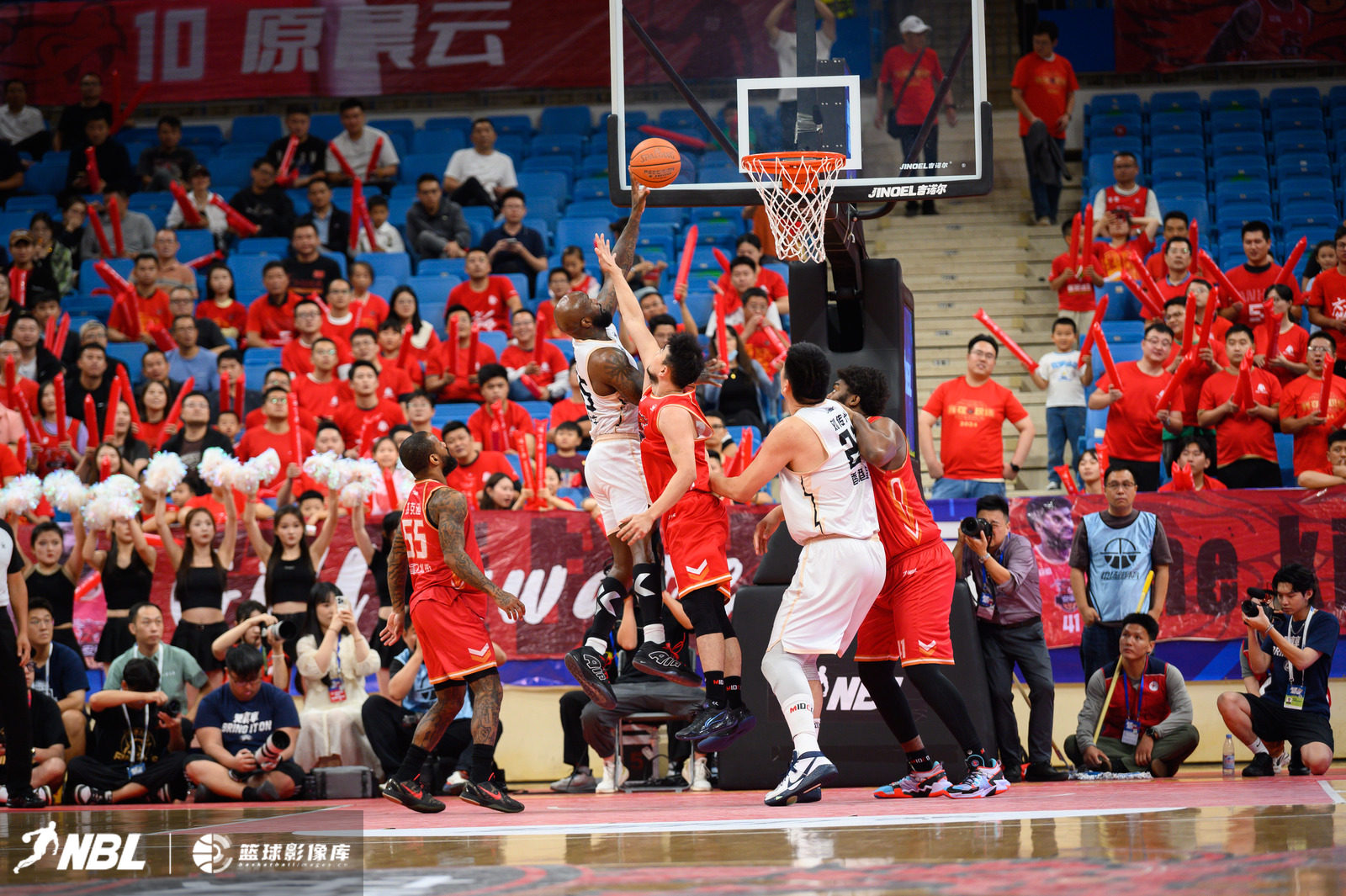 watermark_100101500_79qM_1600.jpg
